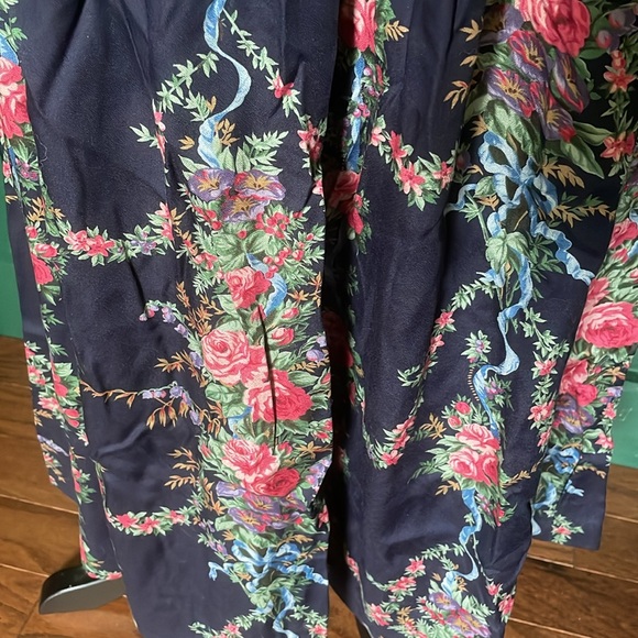 True Vintage Cottagecore Midi-Skirt with Spring-Ready Floral Motif - Picture 2 of 4